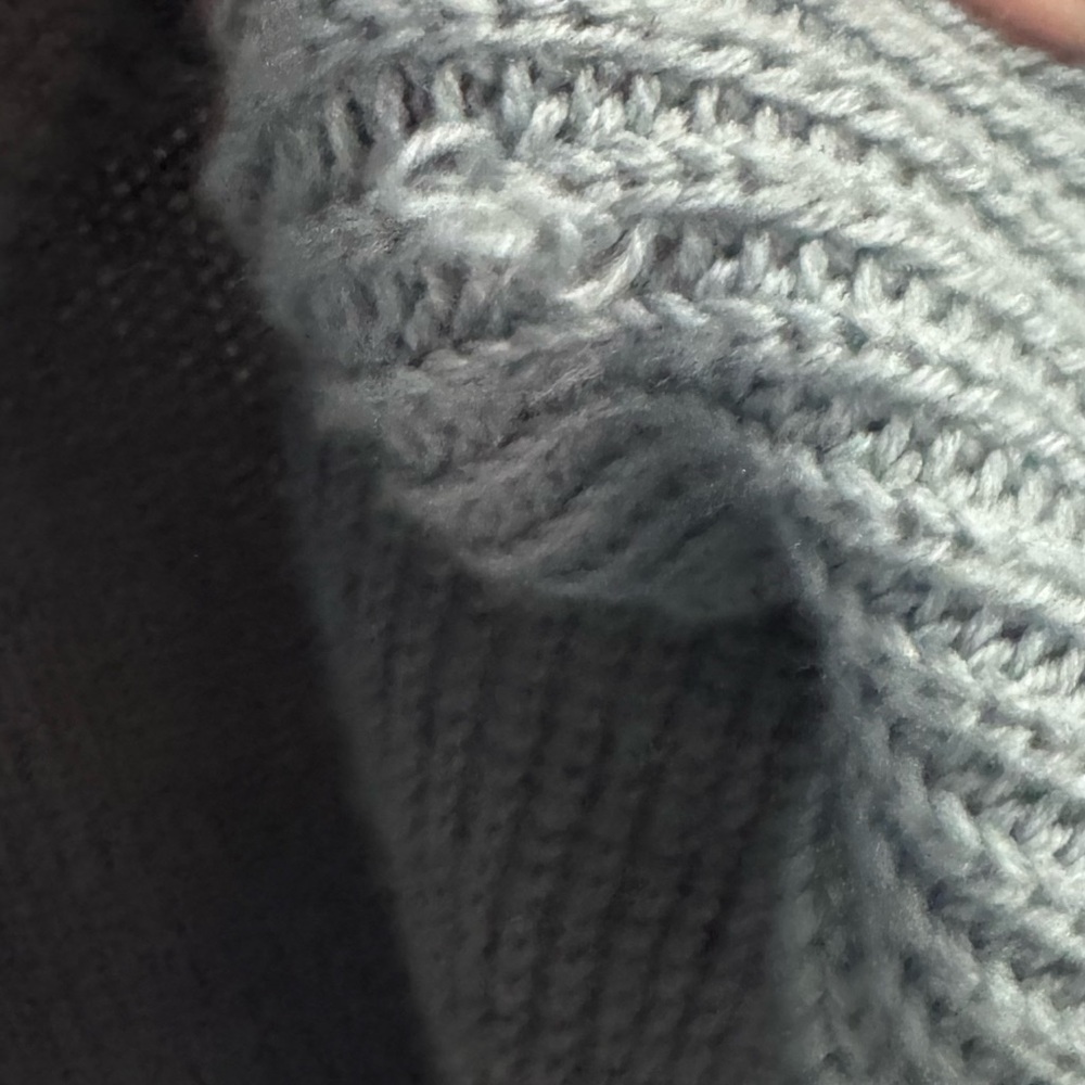 Vuori  Alps Crew Neck Sweater. Small - Picture 8 of 8